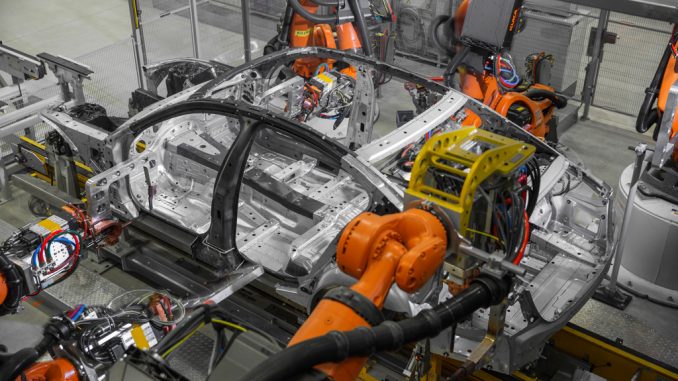 BMW-7-Series-production-LR-P90186317_highRes