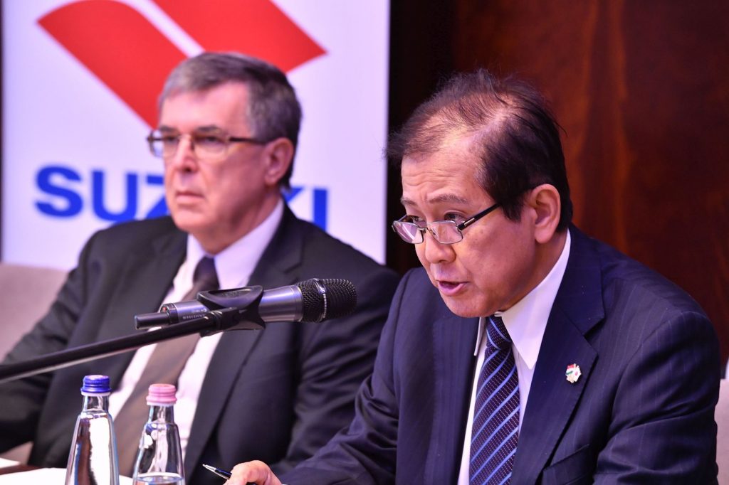Magyar_Suzuki_Zrt. (2)_Dr._Urban_Laszlo_Yoshinobu_Abe_(b-j)