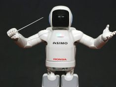 1280px-ASIMO_Conducting_Pose_on_4.14.2008