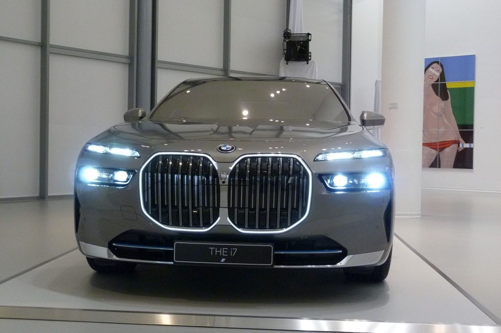 BMW i7