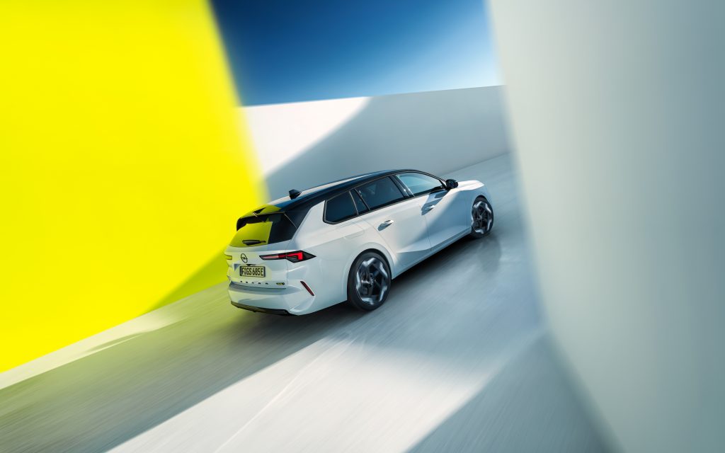 09_opel_astra_sports_tourer_gse_520362-633309d0ce757_633400fb3b683