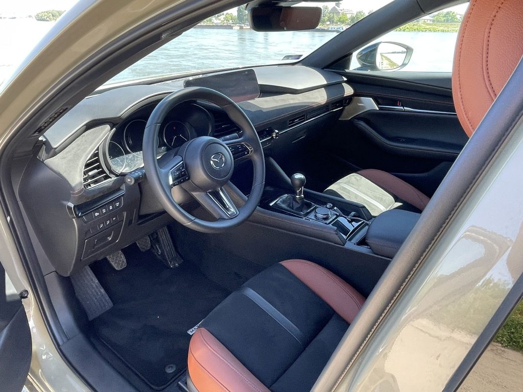 mazda3_belso