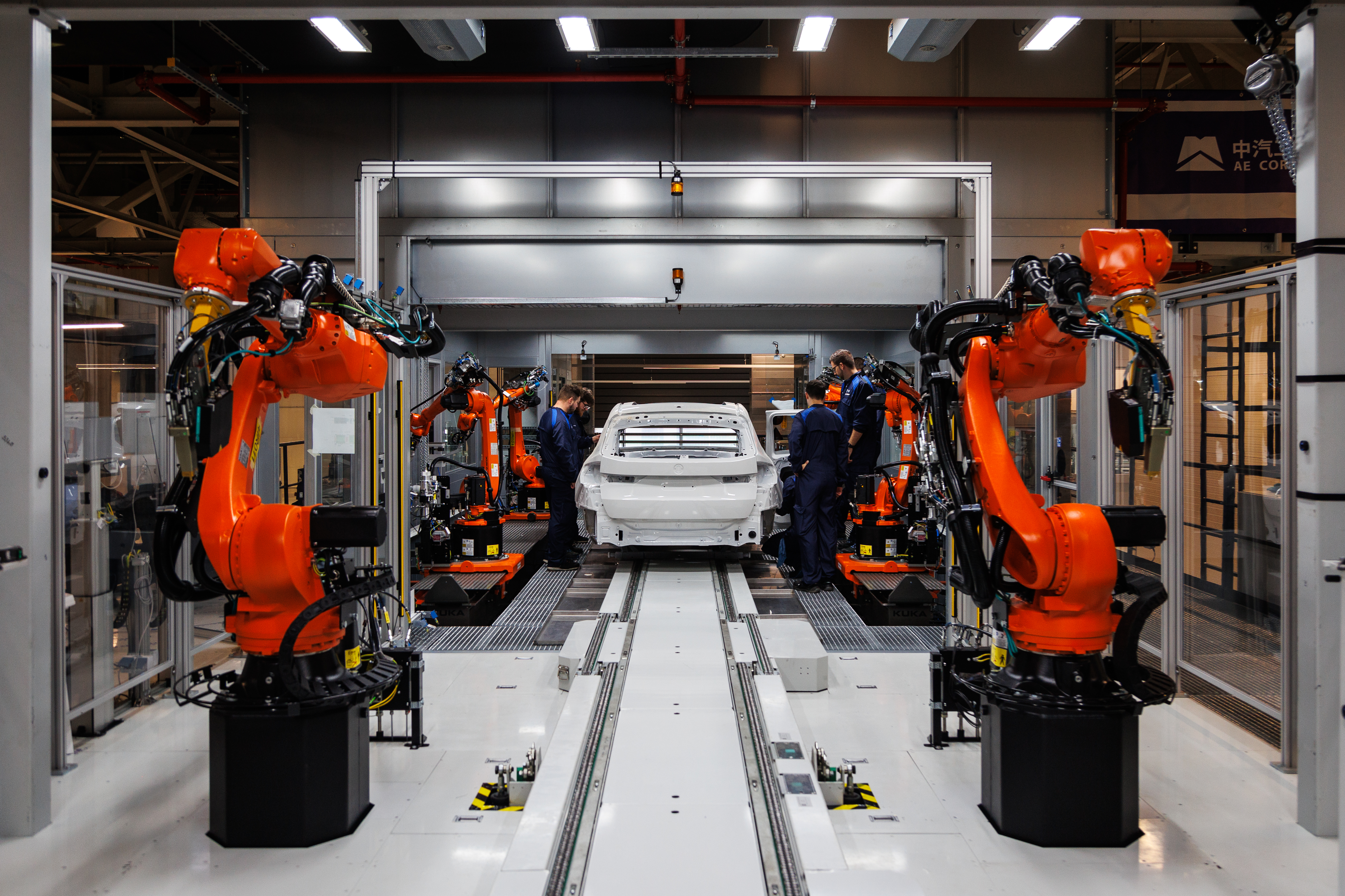 P90563711_highRes_the-installation-of-