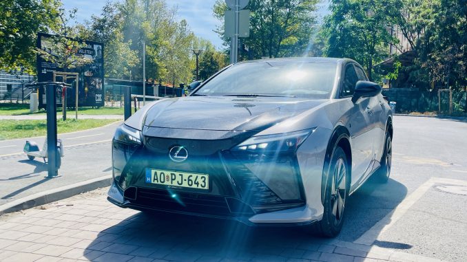 Lexus RZ 550e
